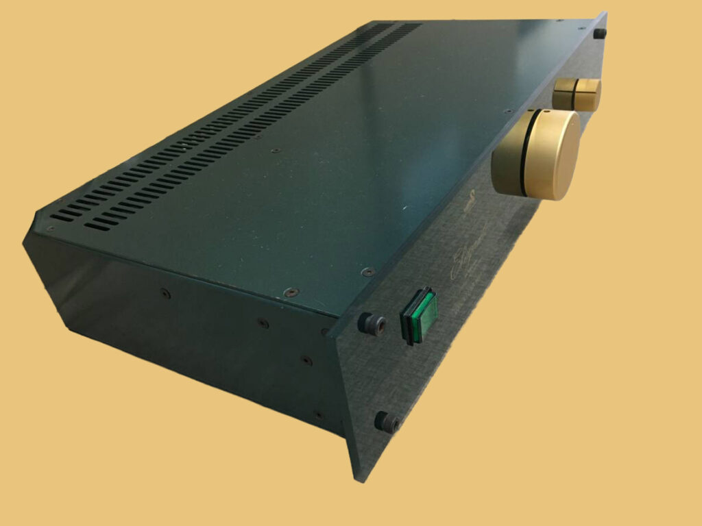 Shindo Elegante Pre Amplifier