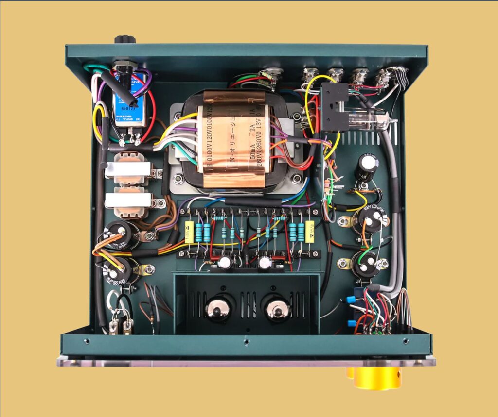 Shindo Aurièges L Pre Amplifier 2011