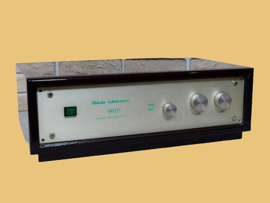 604S Pre Amplifier silver front with case